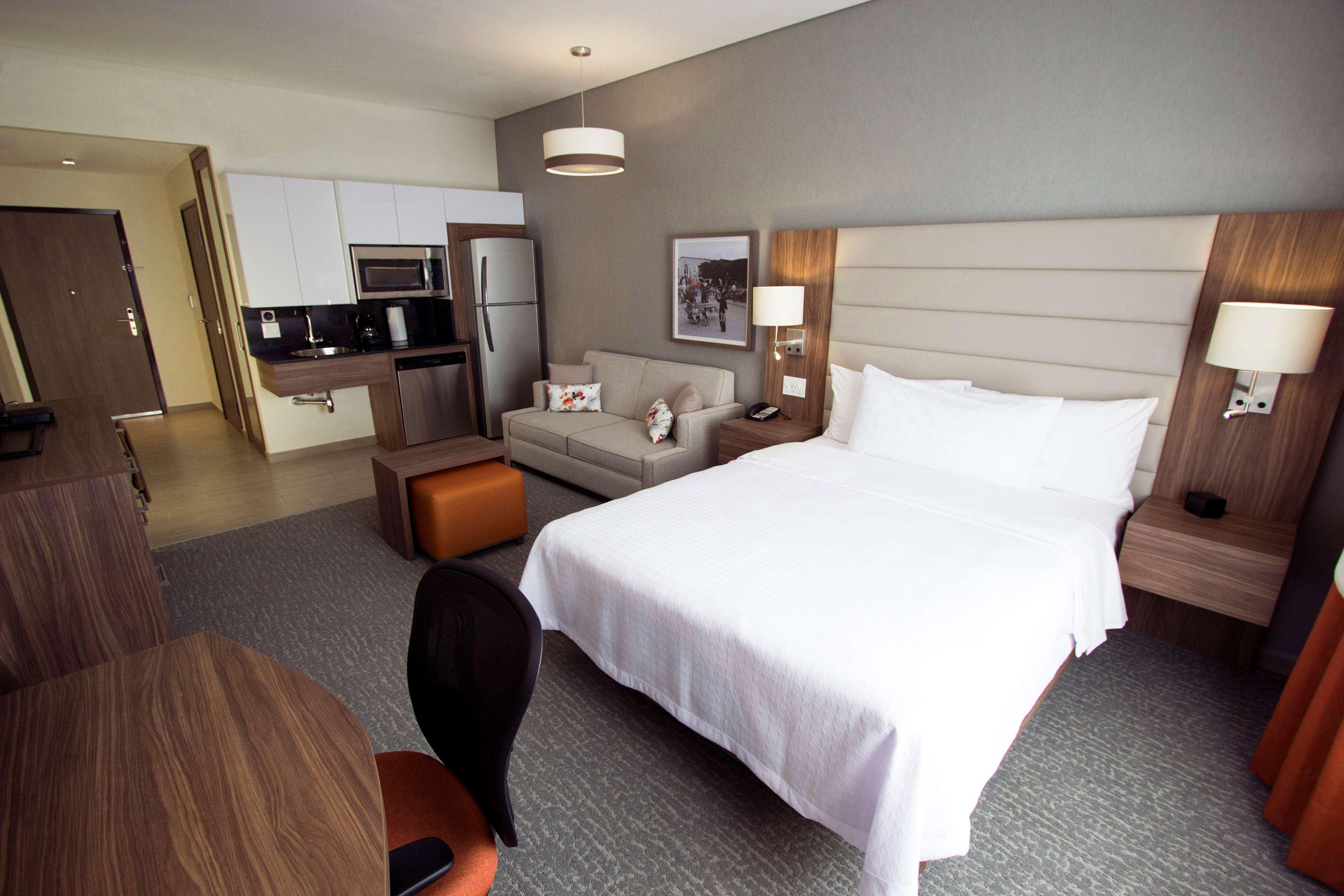 Fiesta Inn Suites Aeropuerto Del Bajio Silao Eksteriør billede