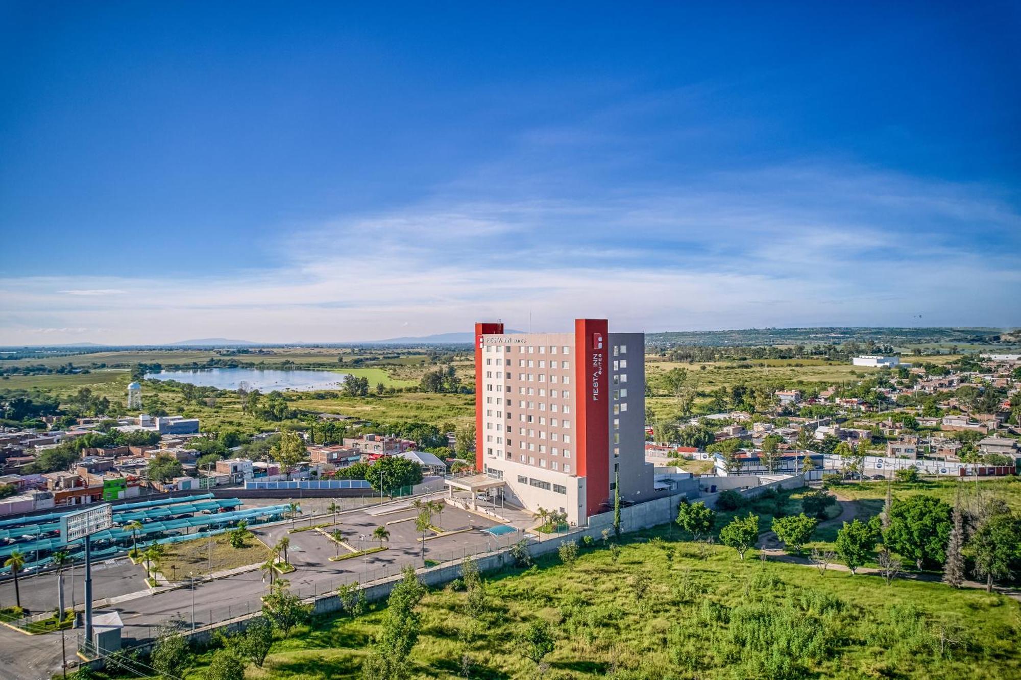 Fiesta Inn Suites Aeropuerto Del Bajio Silao Eksteriør billede