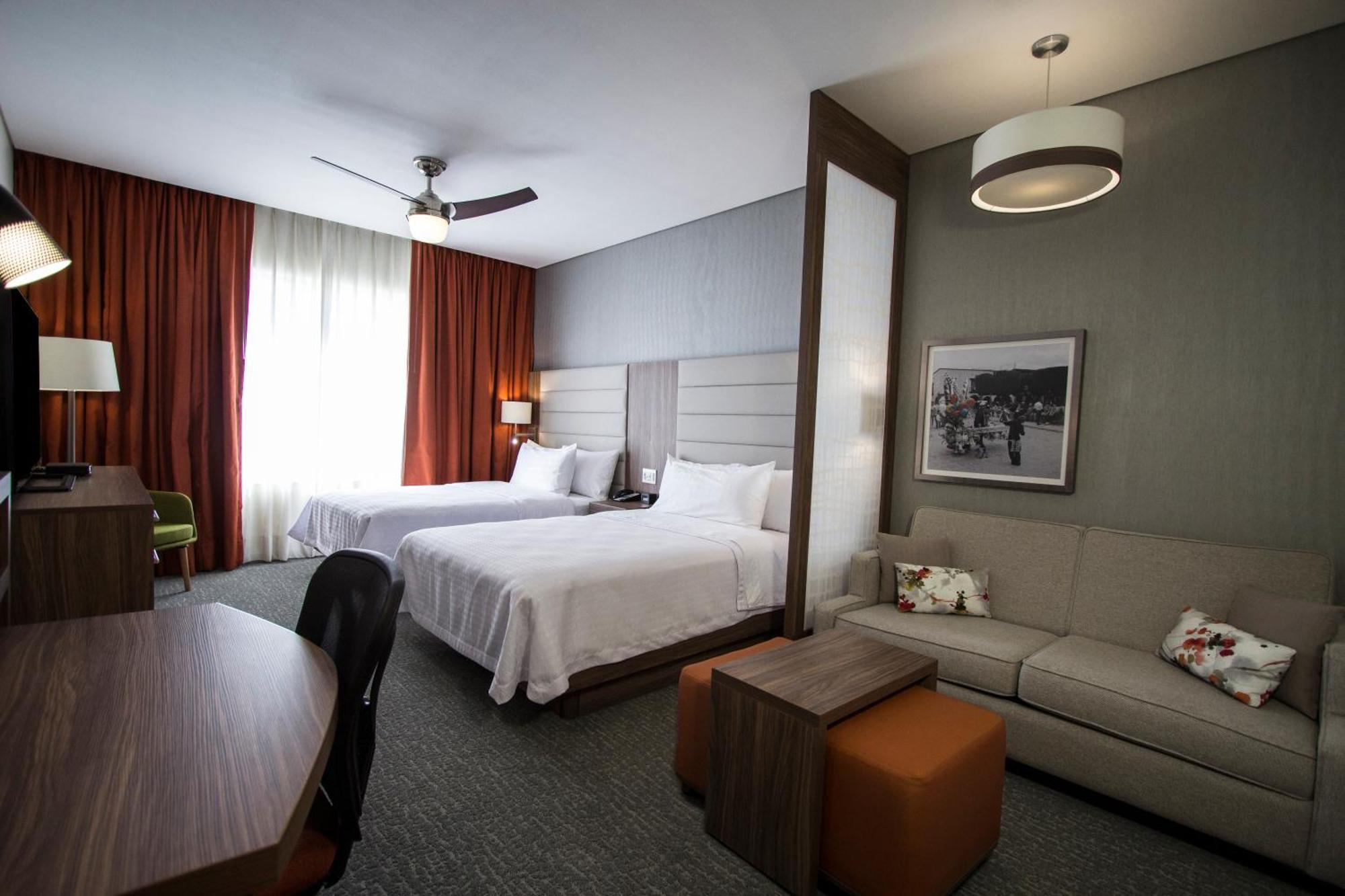 Fiesta Inn Suites Aeropuerto Del Bajio Silao Eksteriør billede