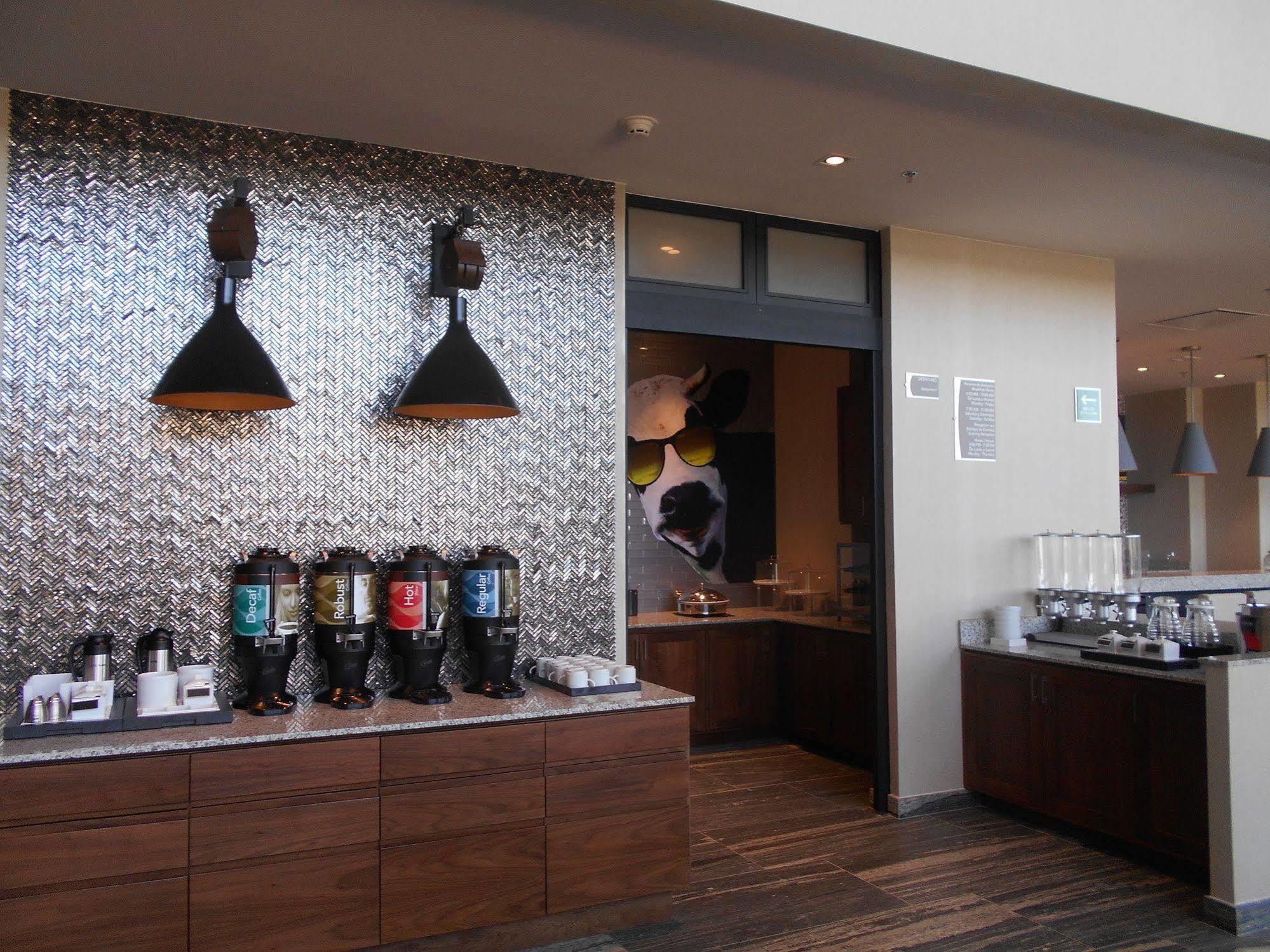 Fiesta Inn Suites Aeropuerto Del Bajio Silao Eksteriør billede